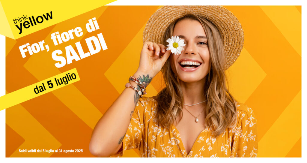 Donna in abbigliamento estivo giallo con cappello di paglia e margherita, pubblicità saldi estivi 2025